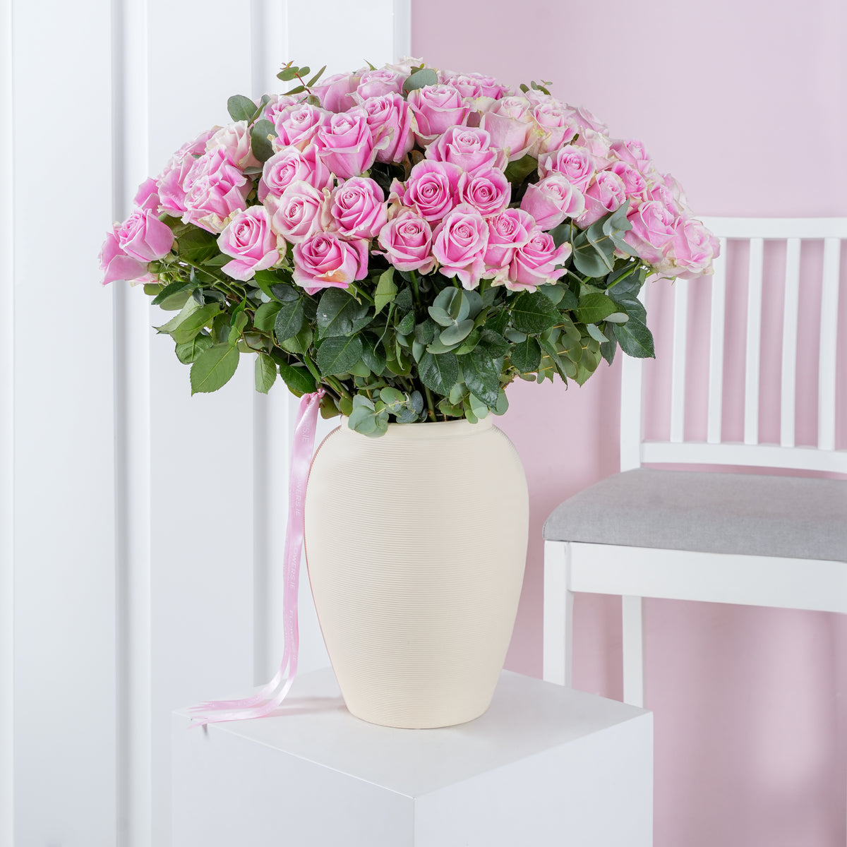 100 Pink Roses - Vase