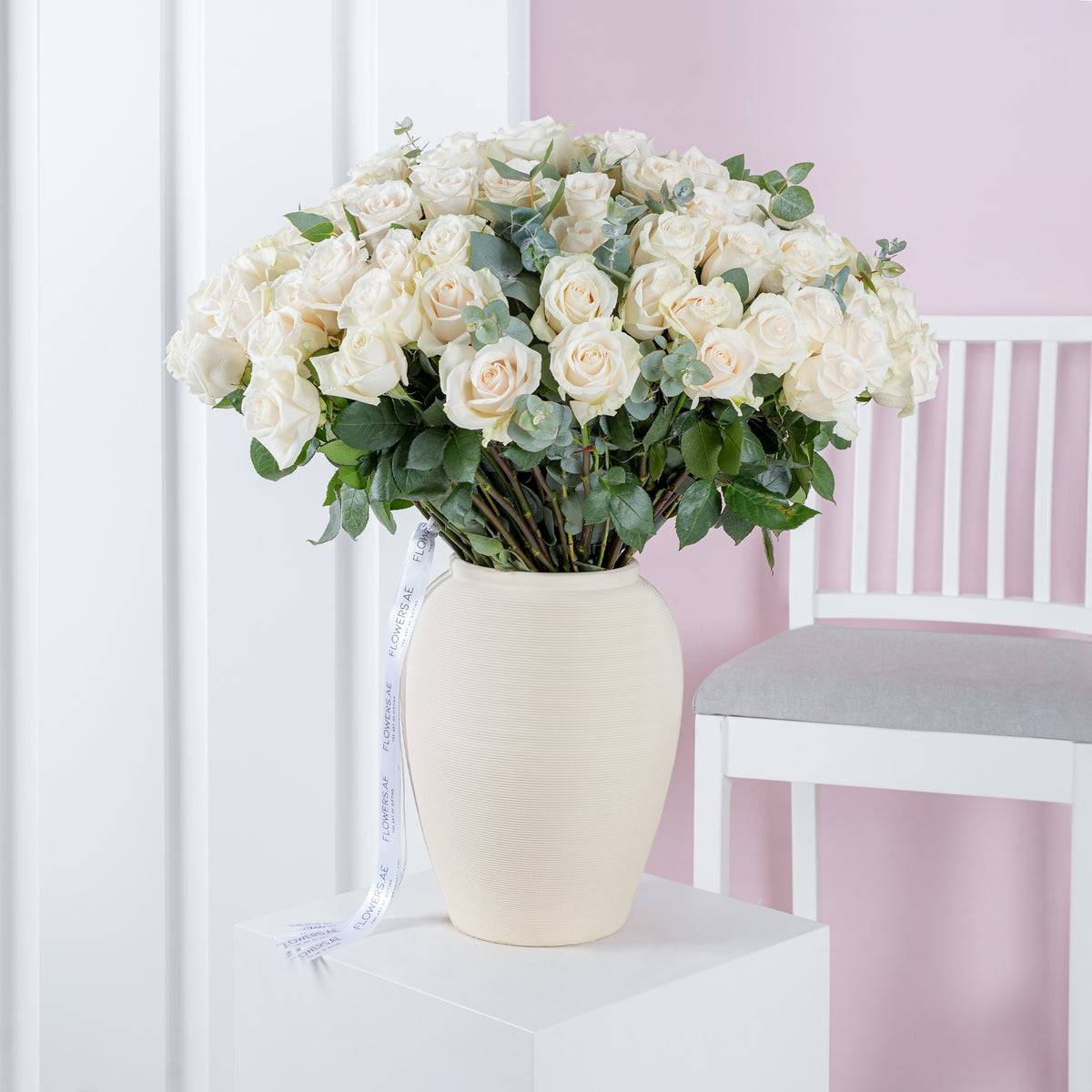 100 White Roses Vase