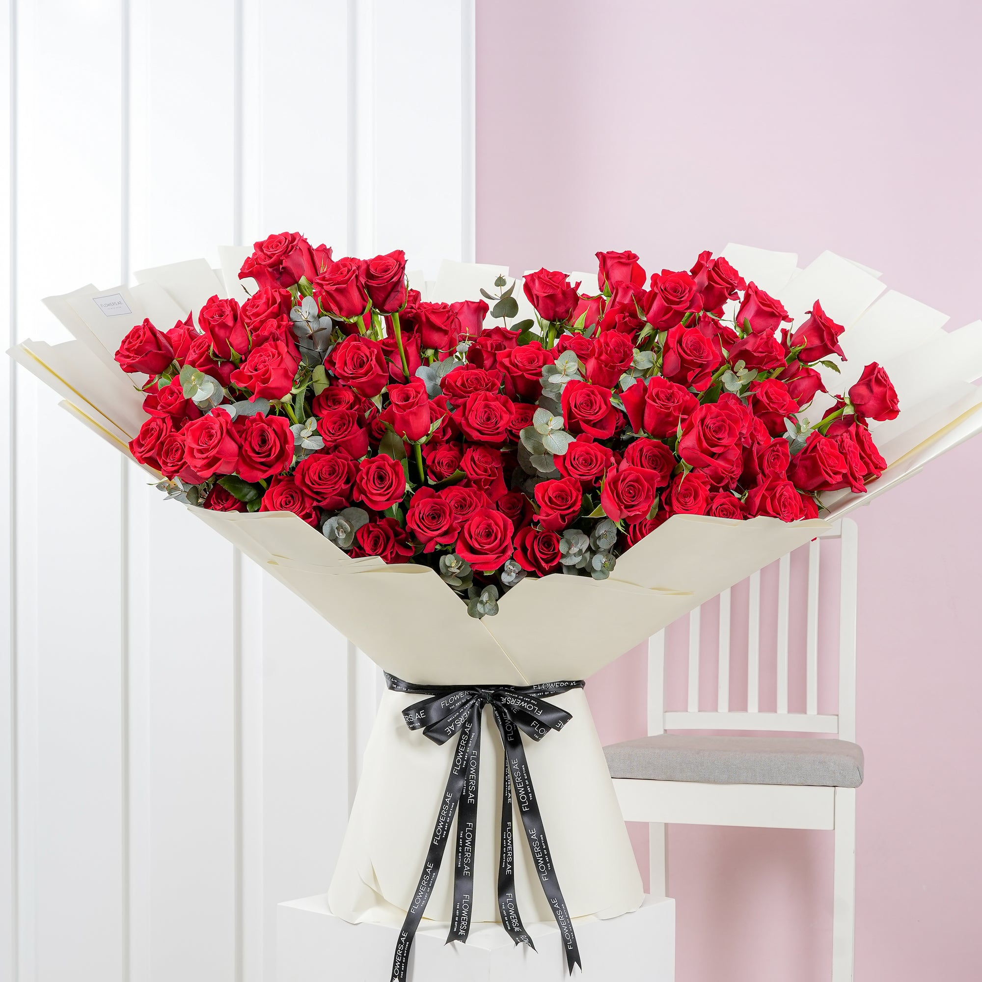 200 Red Roses | Free Same-Day Delivery to all Emirates - Flowers.ae