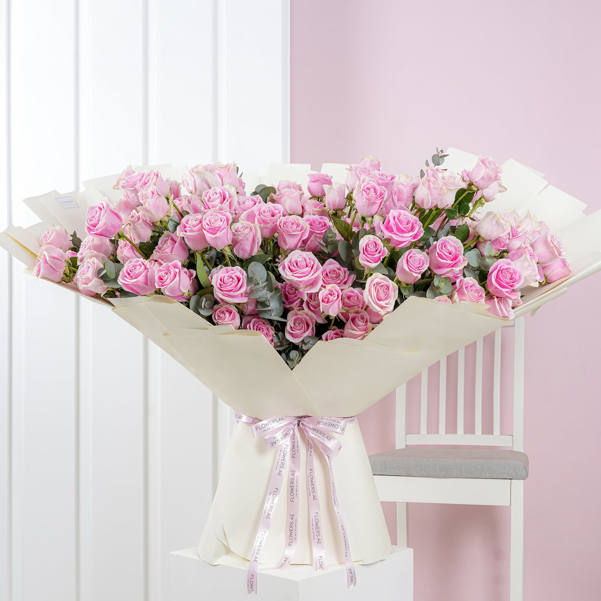 200 Pink Roses - Free Same-Day Delivery to all Emirates - Flowers.ae