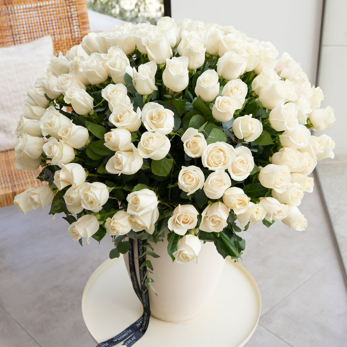 200 White Roses - Vase