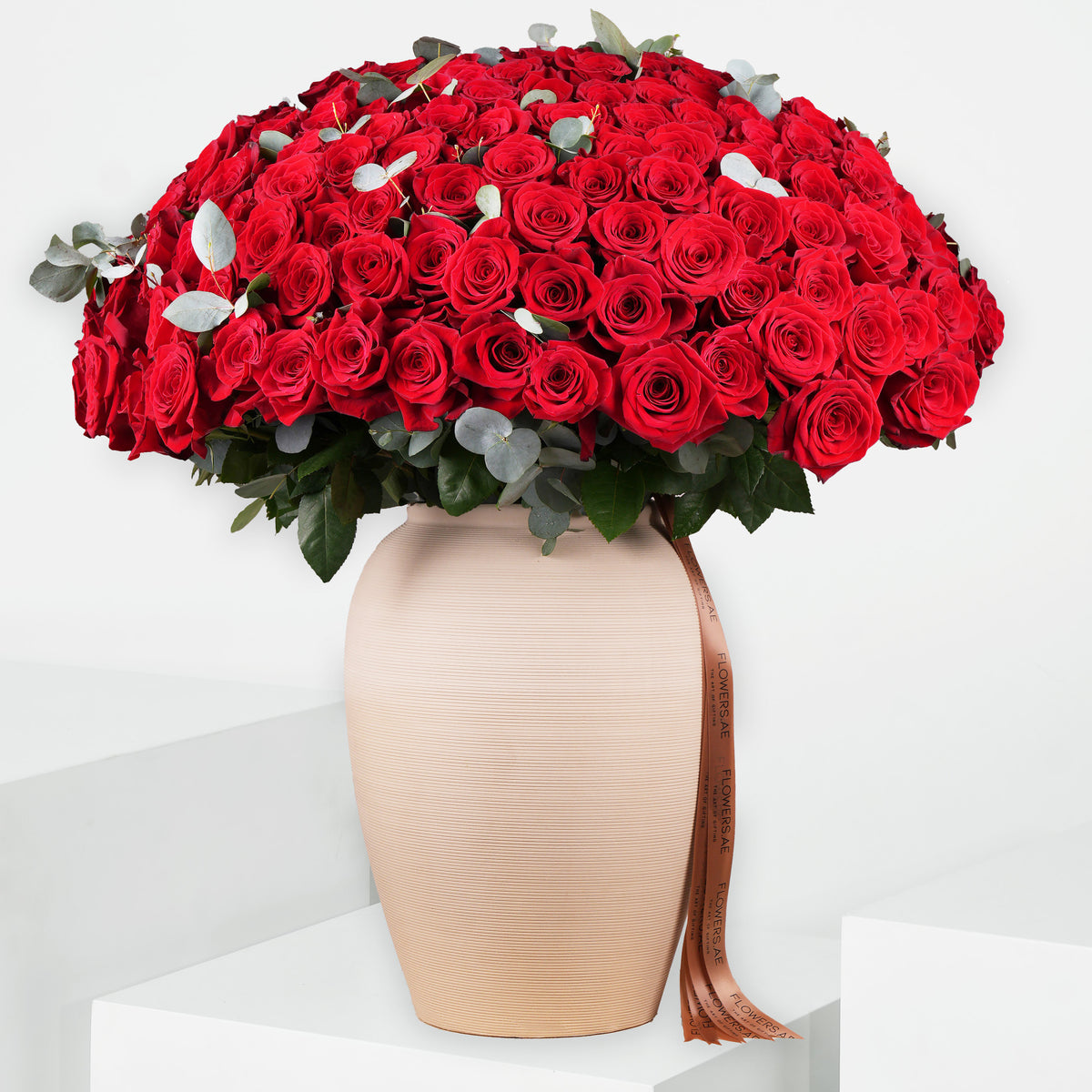 200 Red Roses Vase