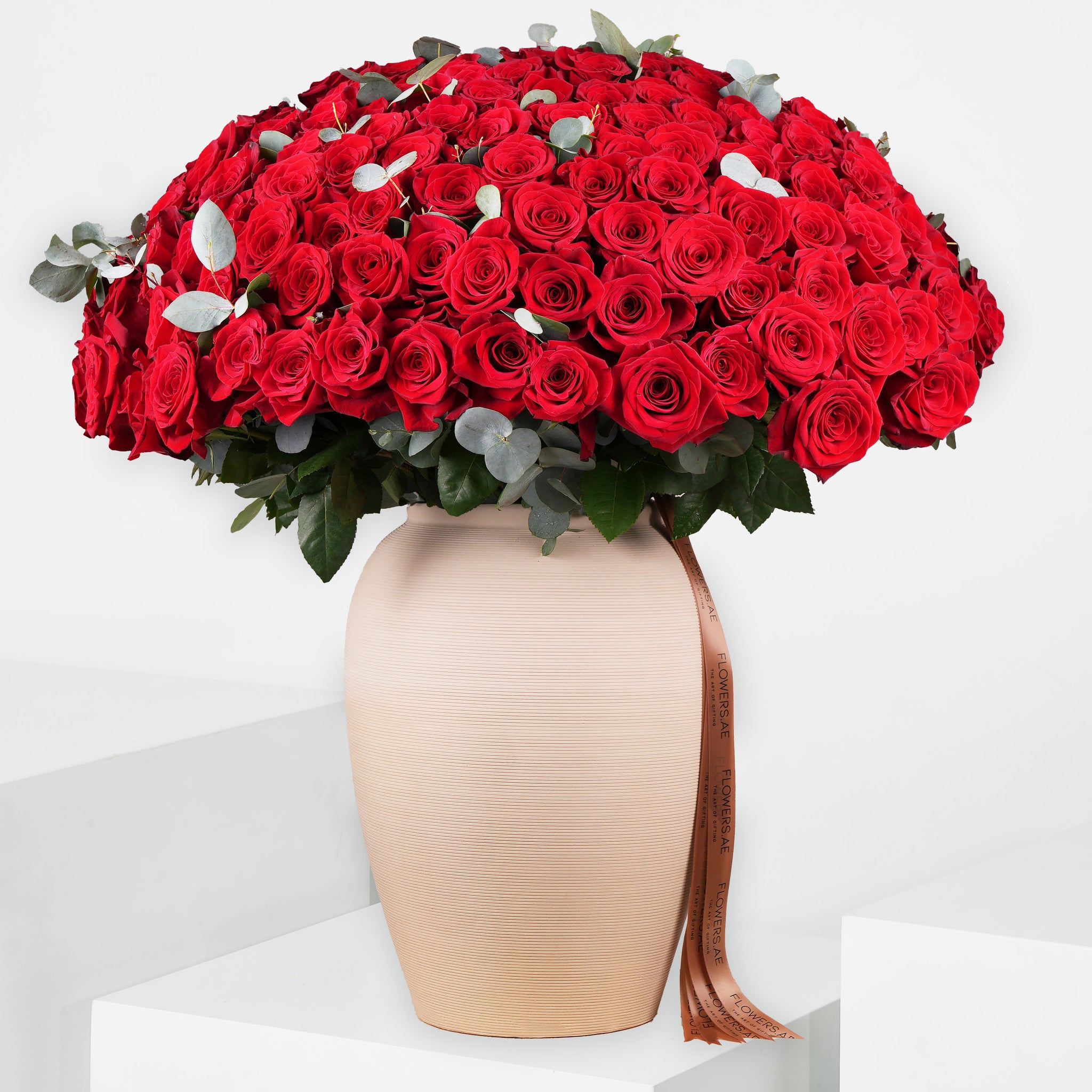 200 Red Roses Vase | Free Same-Day Delivery to all Emirates - Flowers.ae