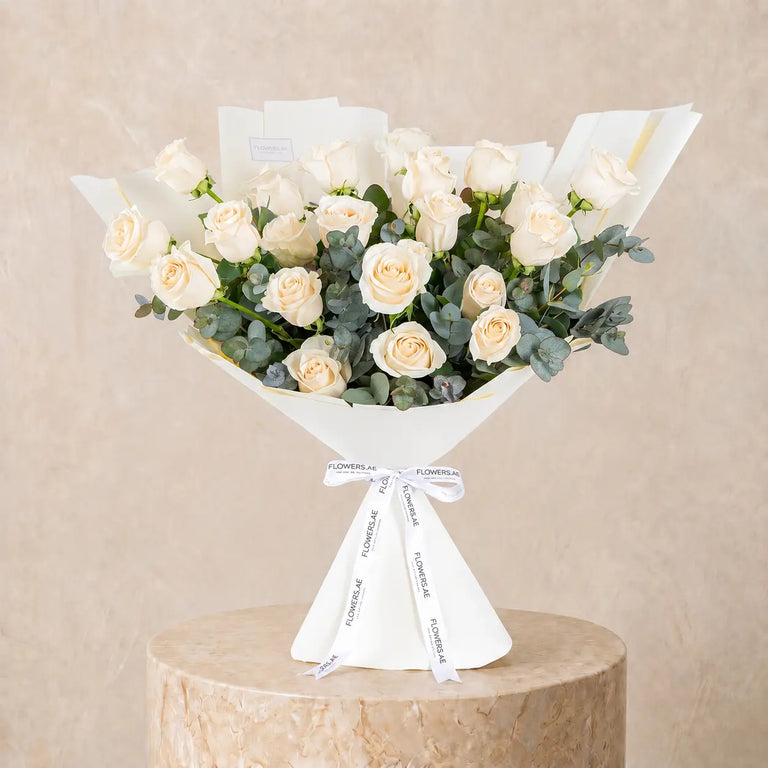 25 White Roses
