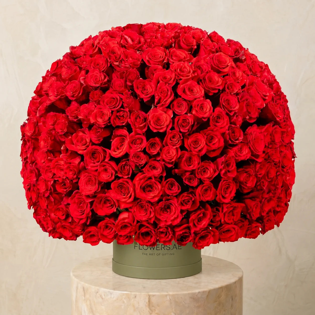 365 Red Roses Hatbox