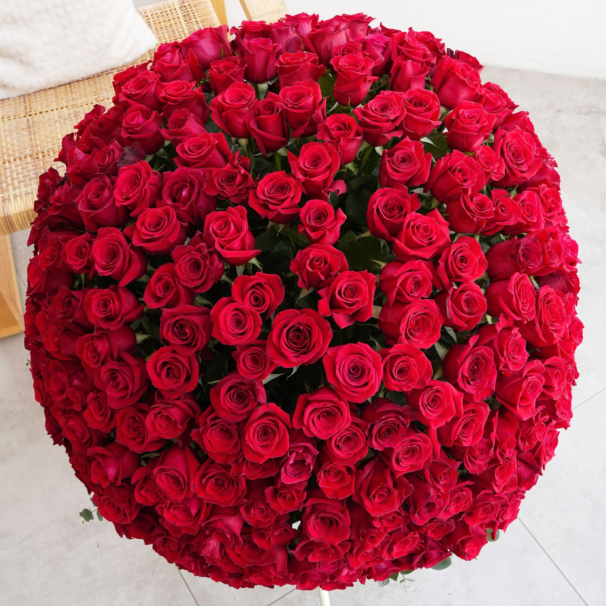 365 Red Roses Valentine 365 Red Roses Hatbox | Free Same-Day Delivery to all Emirates ...