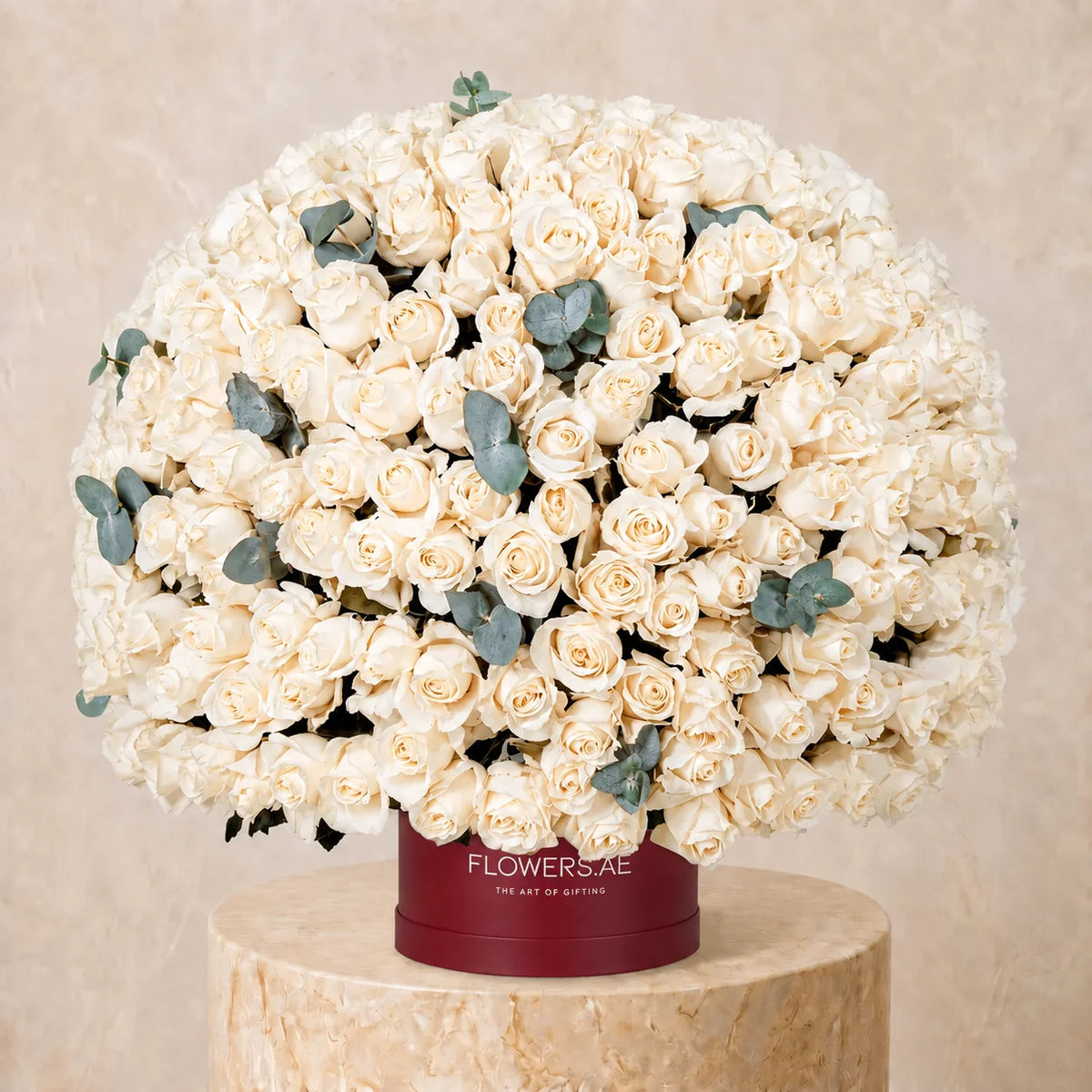 365 White Roses Hatbox