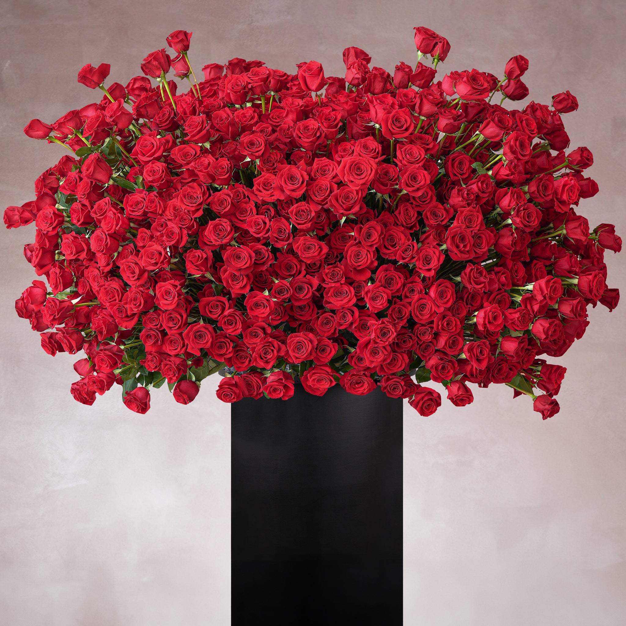 999 Red Roses Stand | Free Same-Day Delivery to all Emirates - Flowers.ae