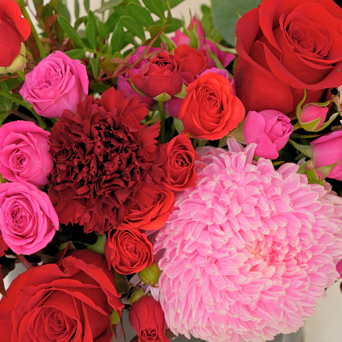 Petite Crimson Blush Hatbox
