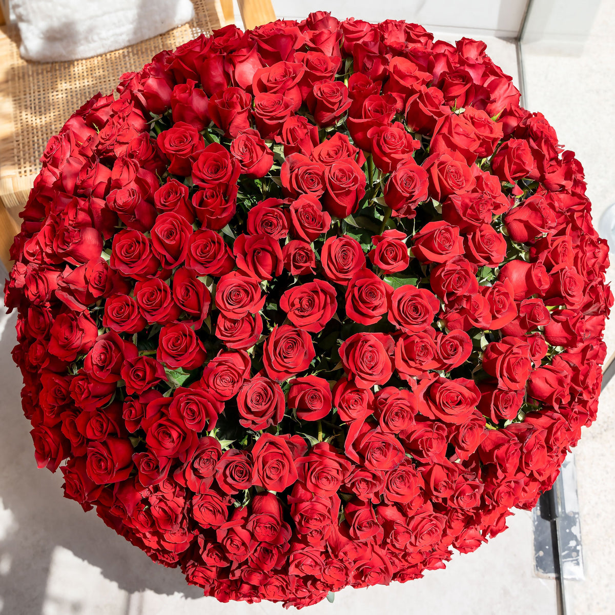 Valentine 500 Red Roses - Hatbox