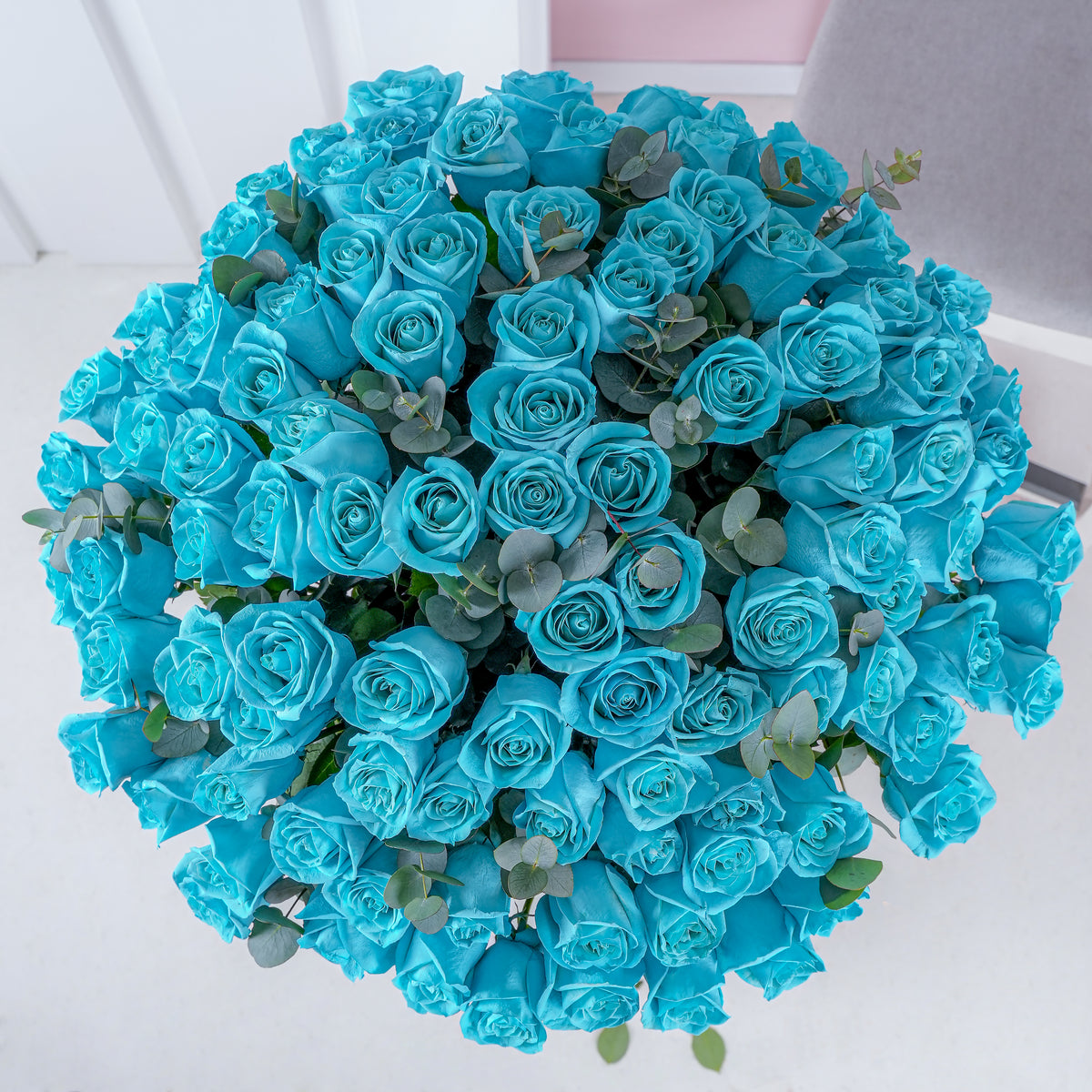 100 Tiffany Blue Roses Vase