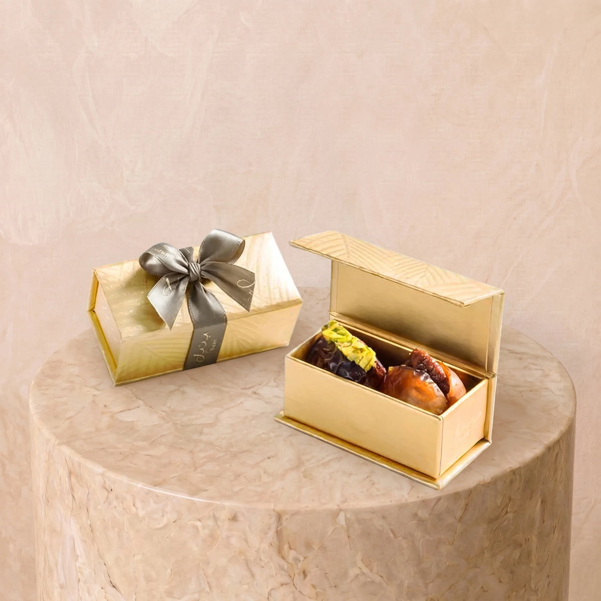 Dates 2pcs