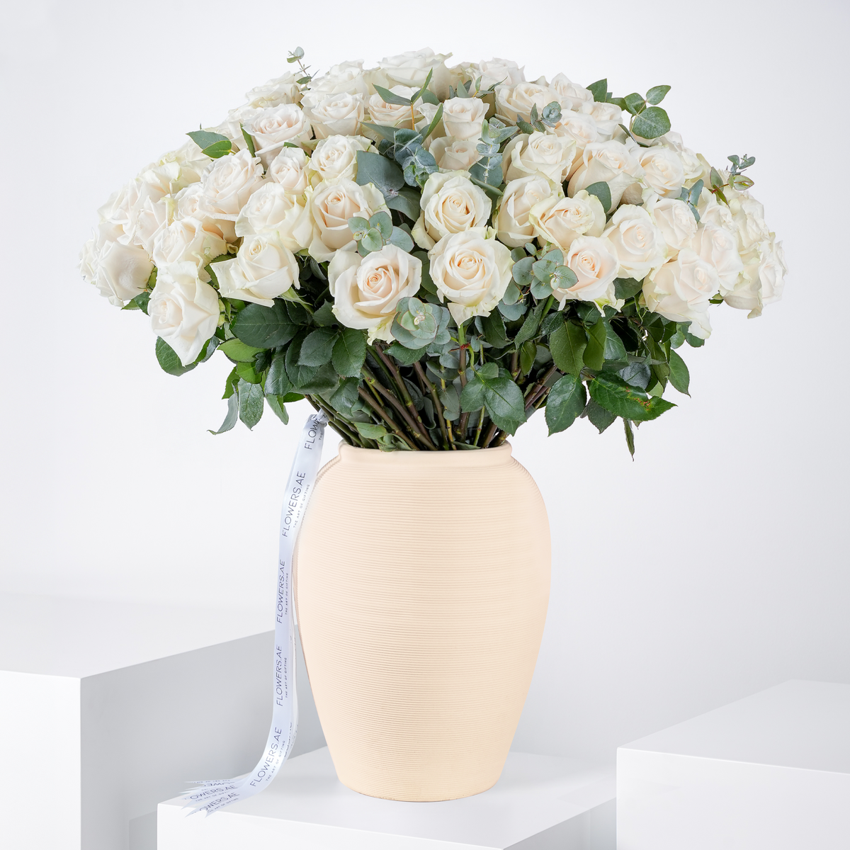 100 White Roses Vase