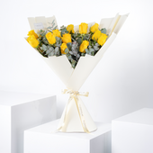 12 Yellow Roses