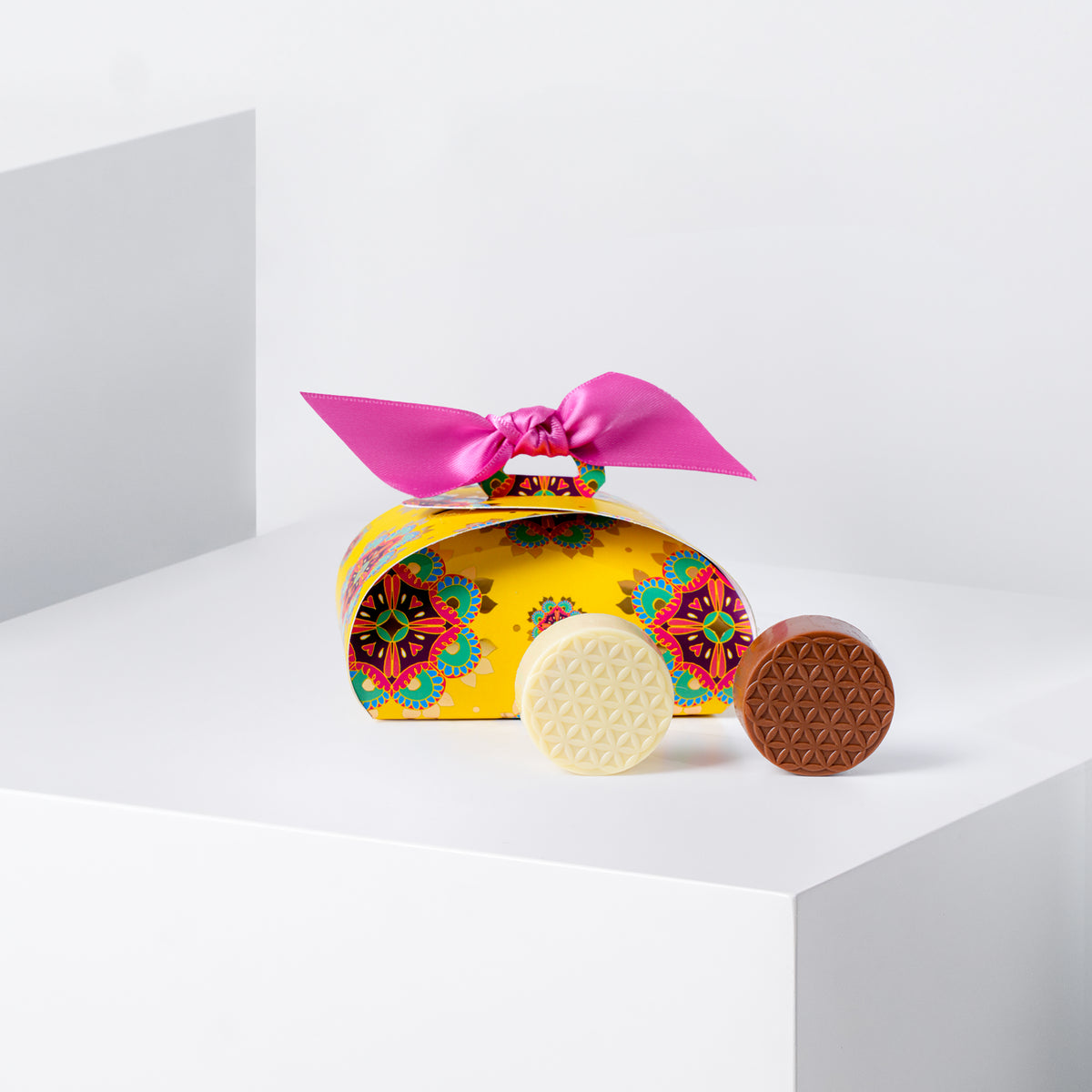 Petite Vivid Sunflower Hatbox (Gift Set)