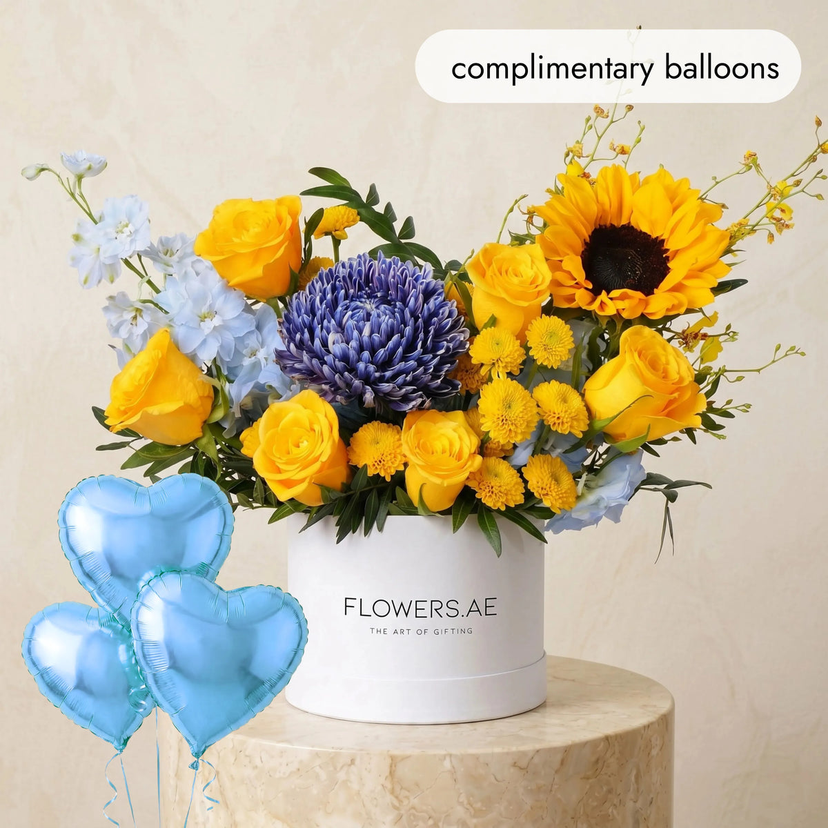 Petite Santorini Hatbox (Complimentary balloons)