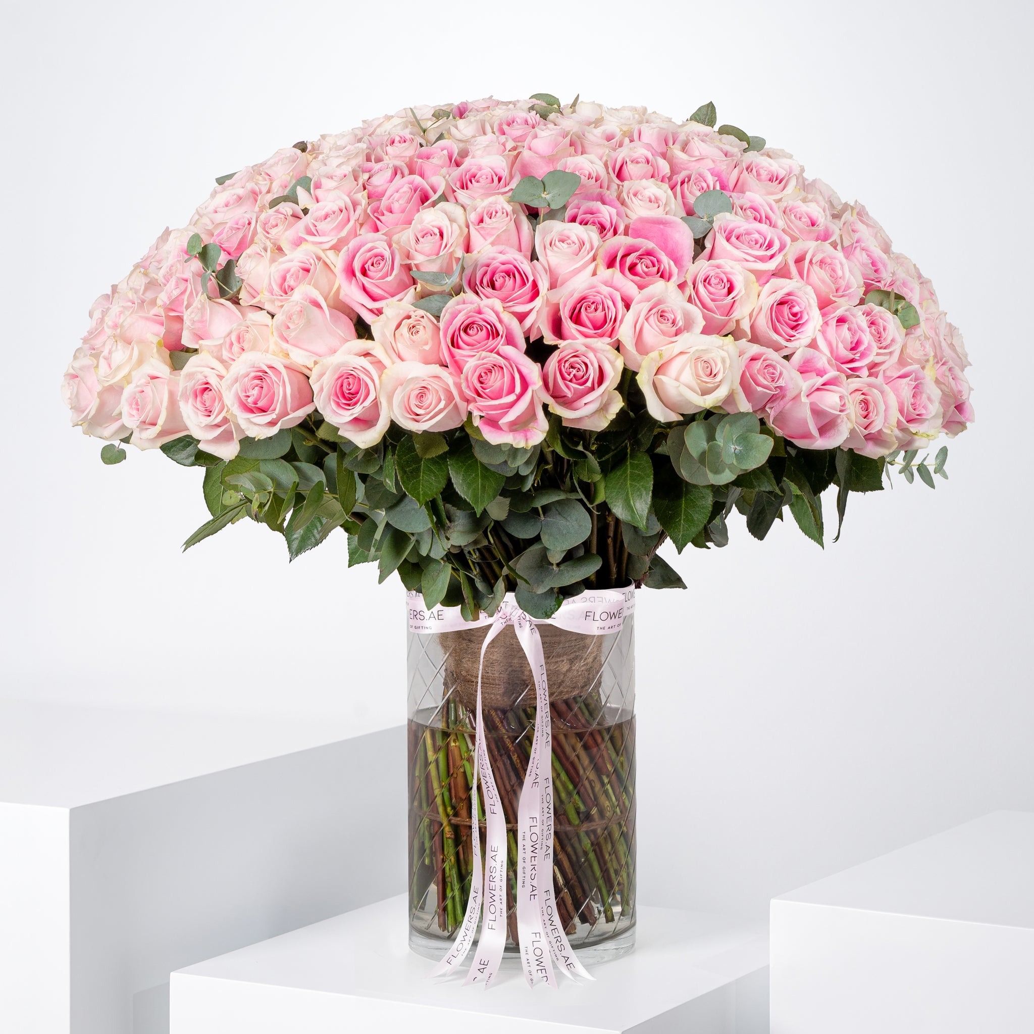 200 Pink Roses Vase | Free Same-Day Delivery to all Emirates - Flowers.ae
