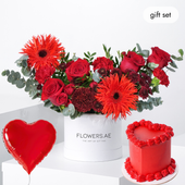 Birthday Petite Scarlet Hatbox (Cake Gift Set)