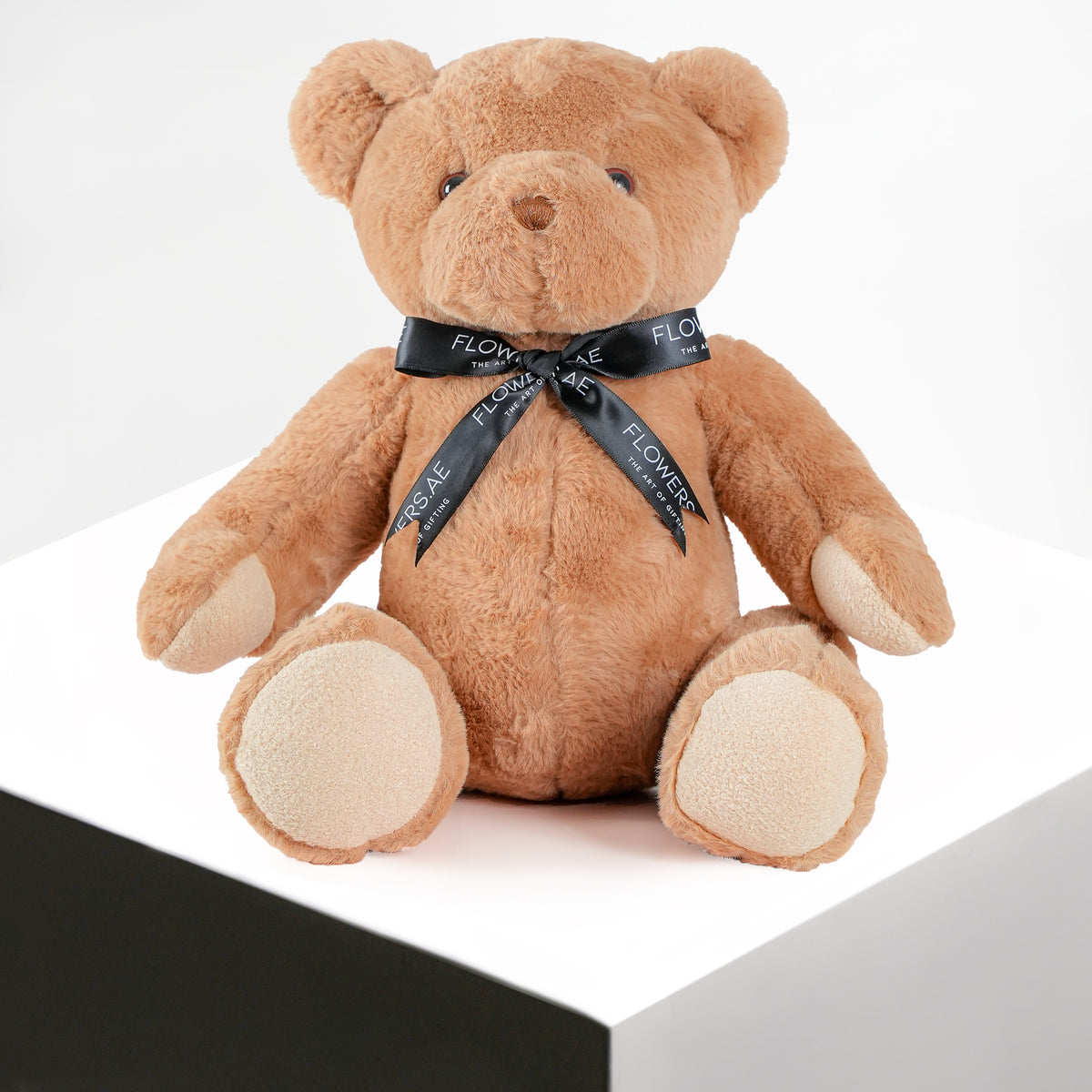 12 White Roses - Vase (Teddy)
