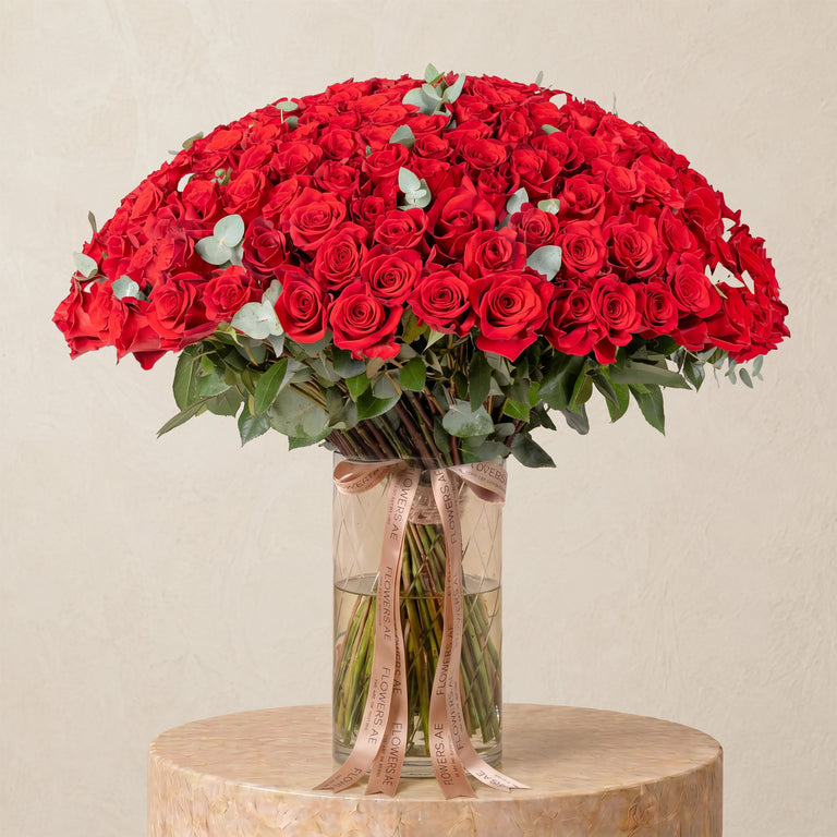 200 Red Roses Vase