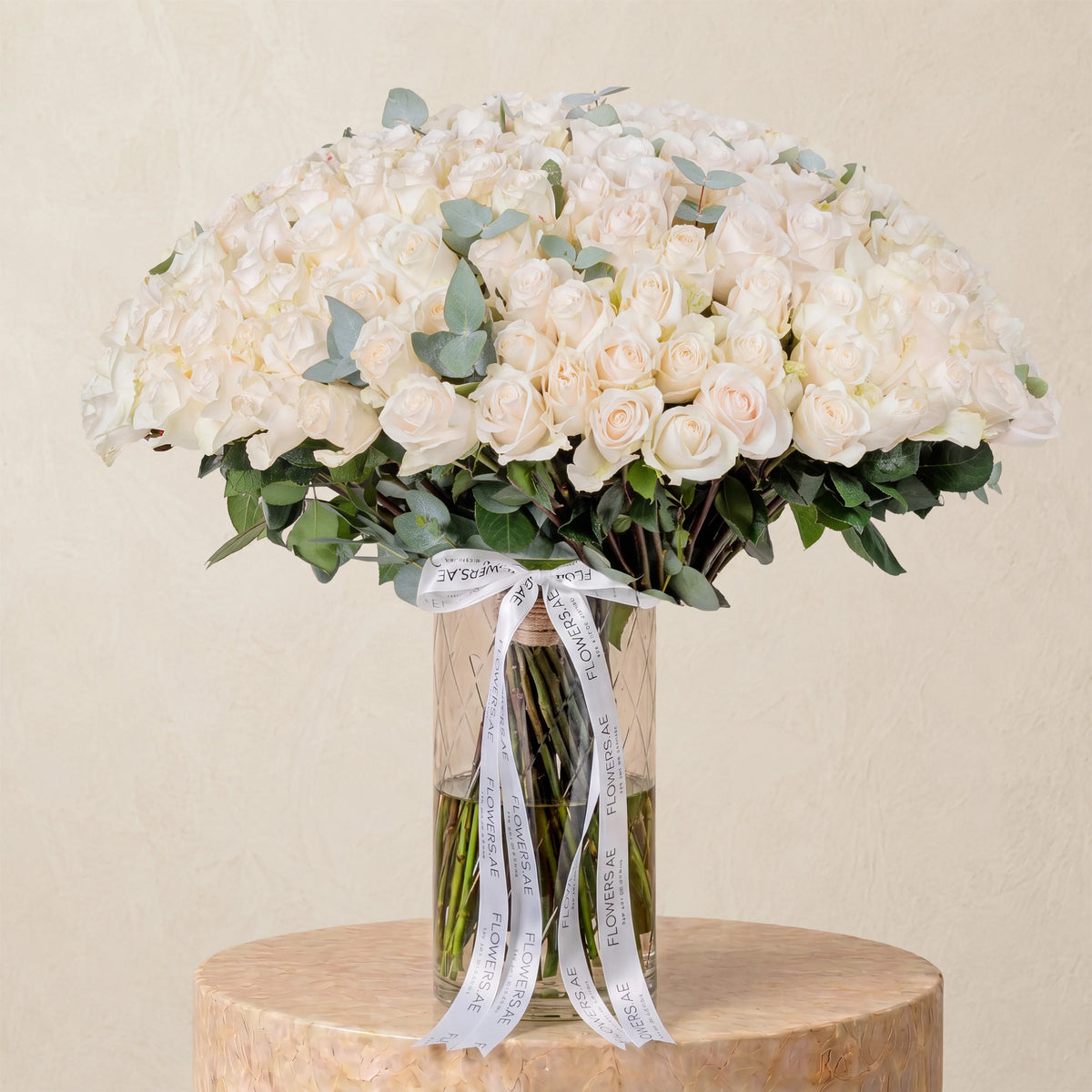 200 White Roses Vase
