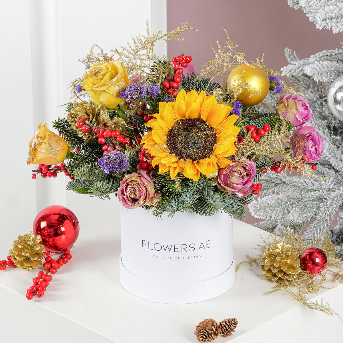 Petite Vibrant Christmas Hatbox