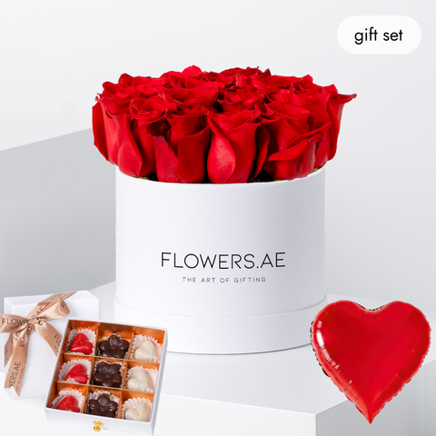 Anniversary Petite Red Roses Petite Hatbox (Gift Set)